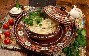 В меню нашего кафе блюда русской, кавказской и восточной кухонь
